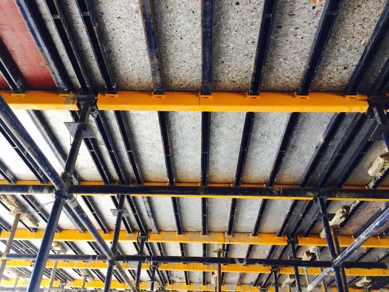 Supporting structure below panel formwork